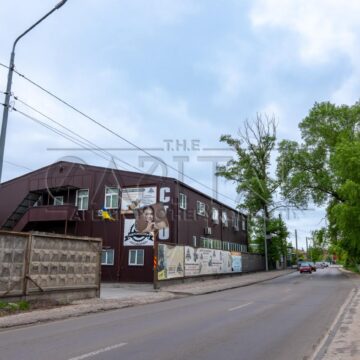 Продаж комерційної нерухомості по вул. Центральна, 1200 м²