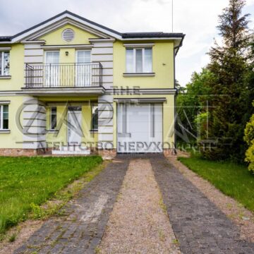 Оренда будинку 220м², 25 соток, Плюти