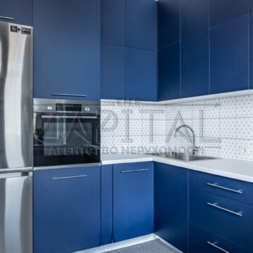 Продаж 2 кімн. квартири по вул. Харківське шосе 19