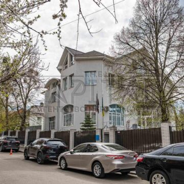 Продаж комерційної нерухомості по вул. Добровольчих батальйонів, 833 м²