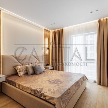Продаж 3 кімн. квартири по вул. Максимовича Михайла 24