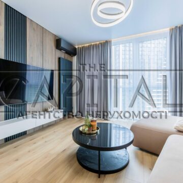 Продаж 2 кімн. квартири по вул. Дніпровська наб. 17в