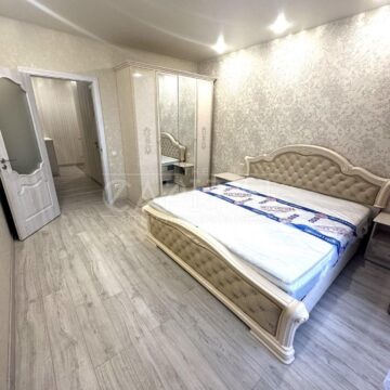 Оренда 2 кімн. квартири по вул. Дніпровська наб. 20A