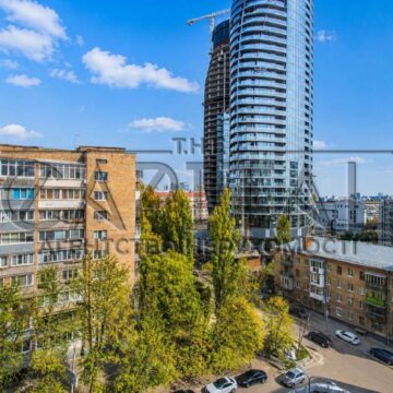 Продаж 1 кімн. квартири по вул. Іоанна Павла II 11