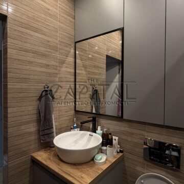Продаж 3 кімн. квартири по вул. Зелена 6
