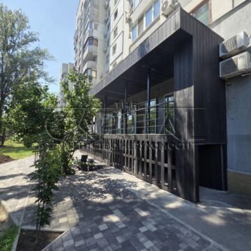 Продаж комерційної нерухомості по вул. Тулузи, 139.6 м²