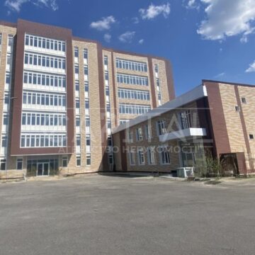 Продаж комерційної нерухомості по вул. Лугова, 6084 м²
