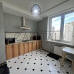 Продаж 2 кімн. квартири по вул. Ахматової Анни 30 | 1