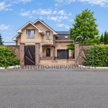 Оренда будинку 240м², 10 соток, Погреби