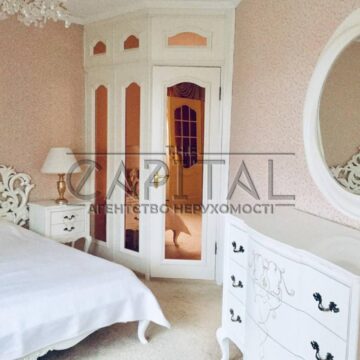 Продаж 3 кімн. квартири по вул. Велика Житомирська 14