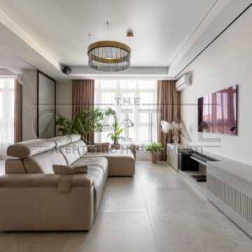Продаж 5 кімн. квартири по вул. Максимовича Михайла 32