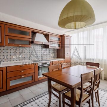 Продаж 3 кімн. квартири по вул. Степана Рудницького 3А