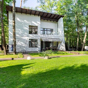 House for rent, 300 m², 20 acres, Kyiv