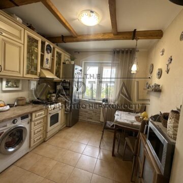 Продаж 3 кімн. квартири по вул. Митрополита Андрія Шептицького 3