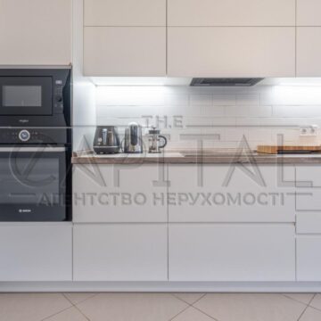Продаж 3 кімн. квартири по вул. Мирного Панаса 16/13